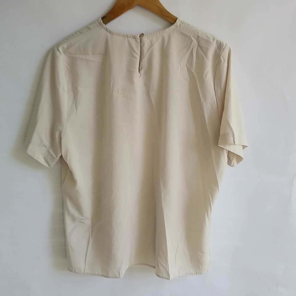 Modern Essentials XL Creme Shell Top Plus - Picture 4 of 6